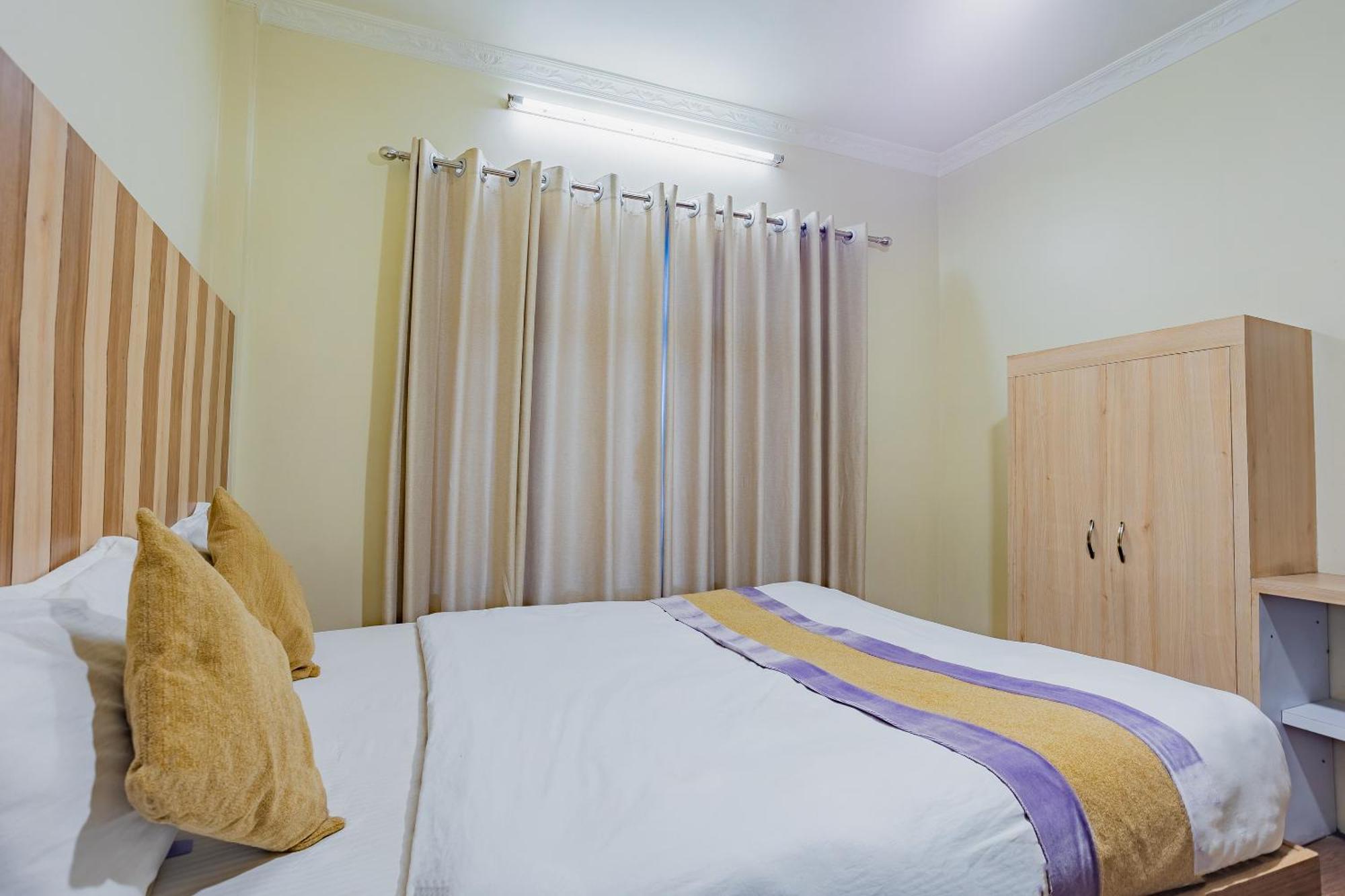 Oyo 821 Hotel Gauri 카트만두 외부 사진