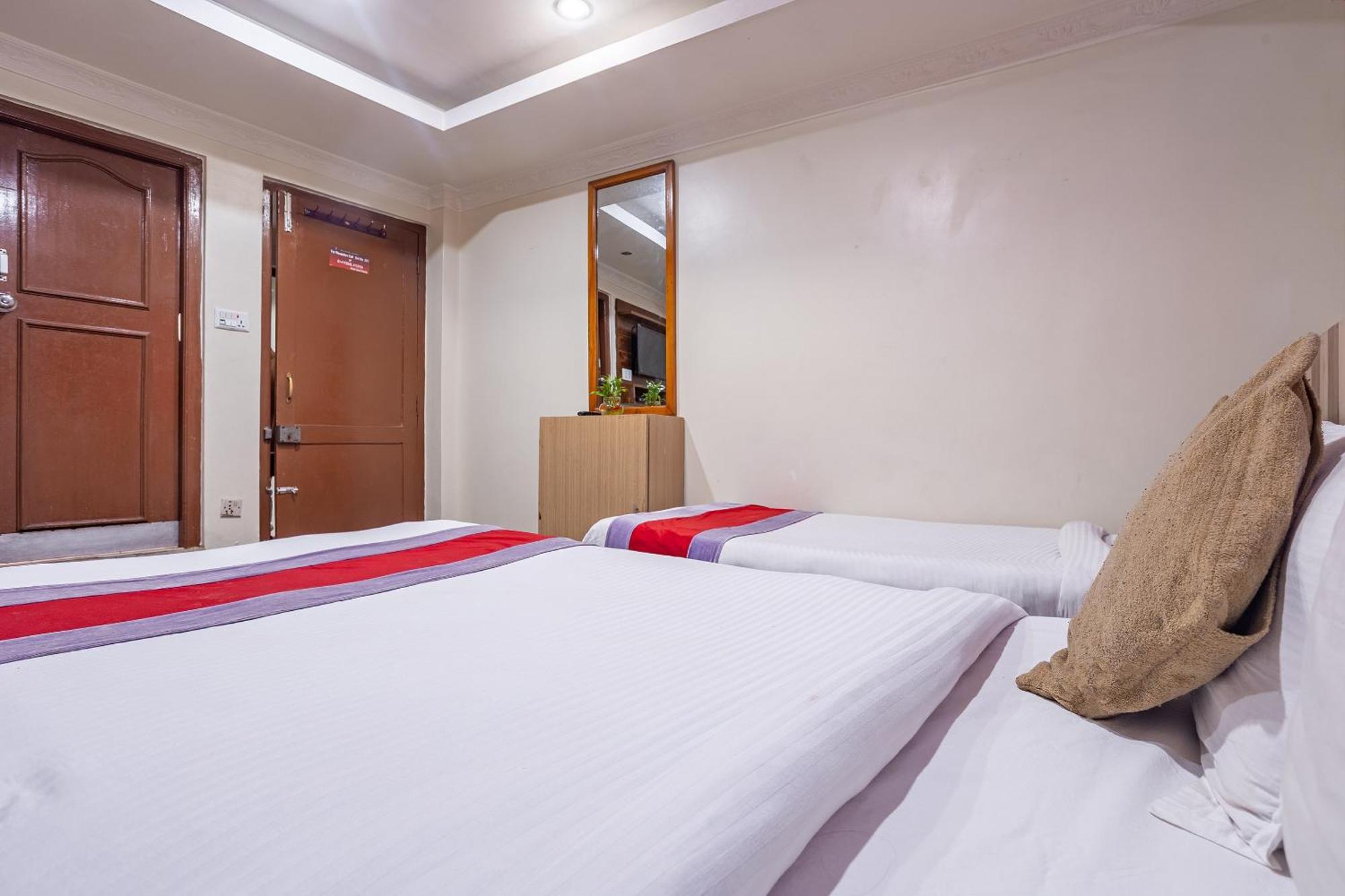 Oyo 821 Hotel Gauri 카트만두 외부 사진